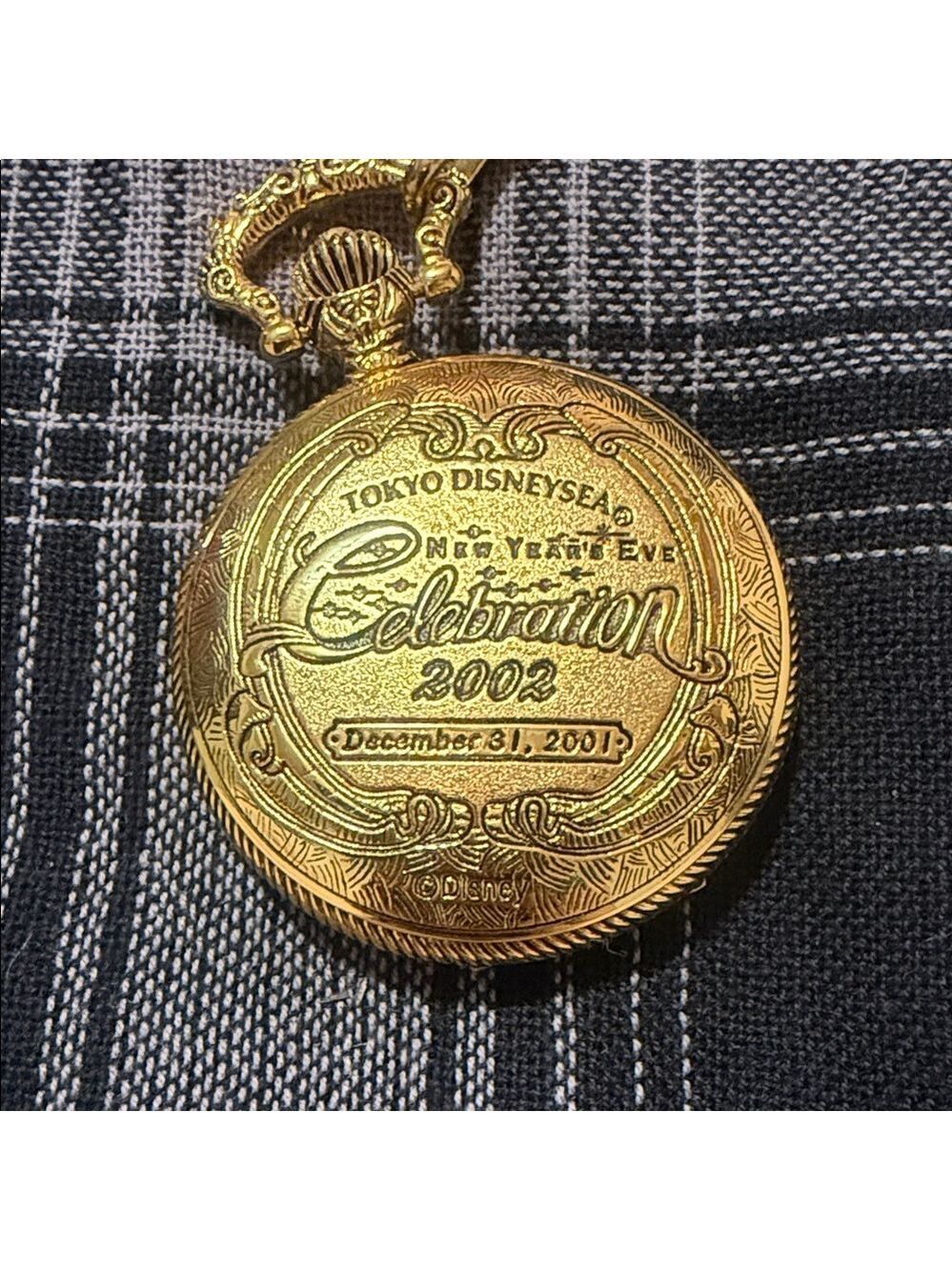 VTG Tokyo Disneysea Celebration 2002 Gold Pocket Watch with Chain - Picture 3 of 8